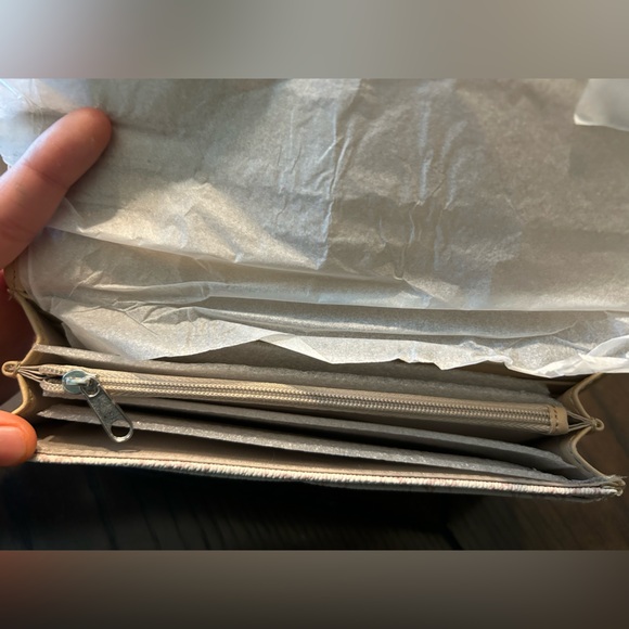 Nine West wallet cream with pink bow - Picture 3 of 4